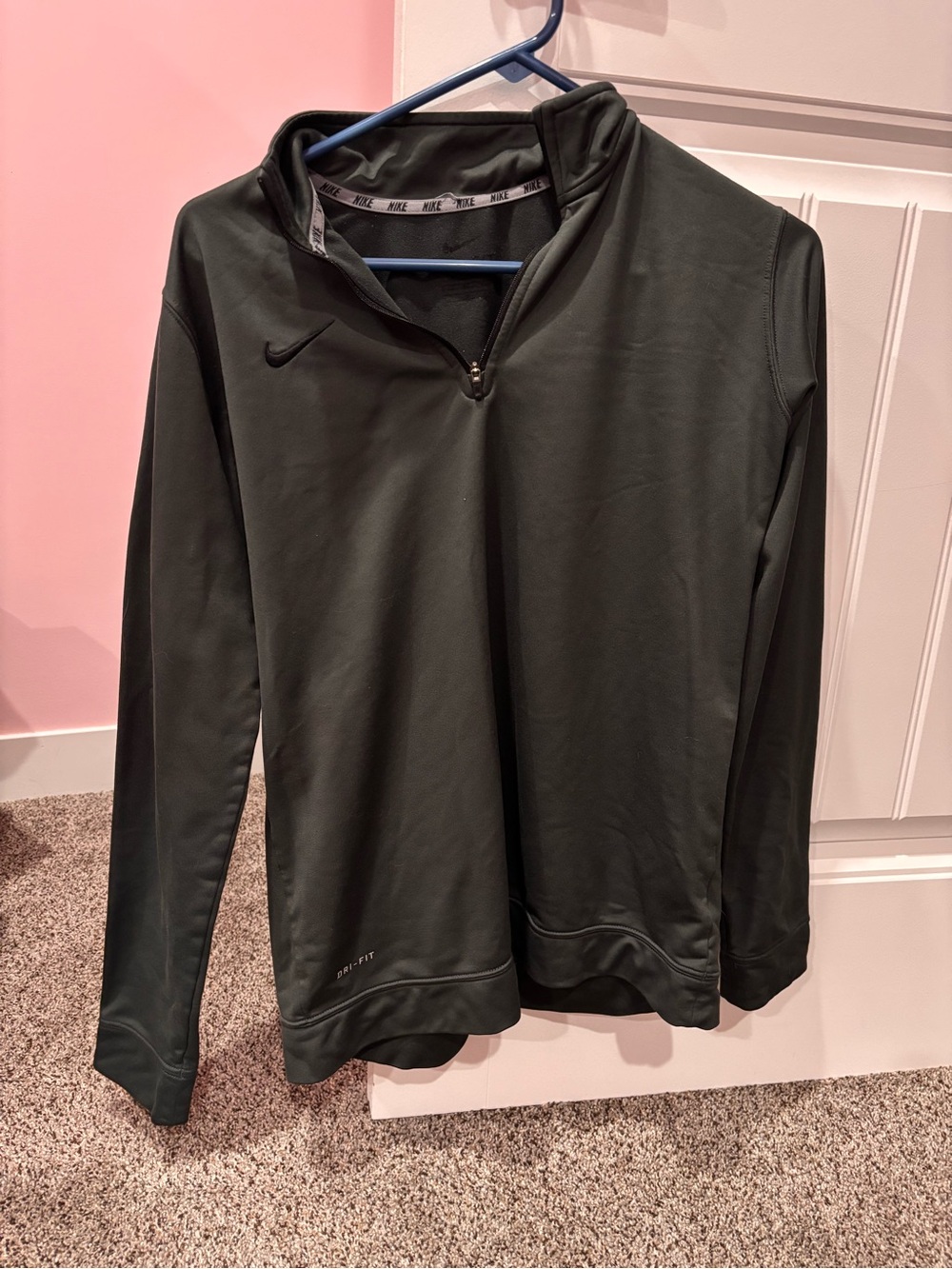 Nike Men’s Dark gray Quarter-Zip Performance Sweater